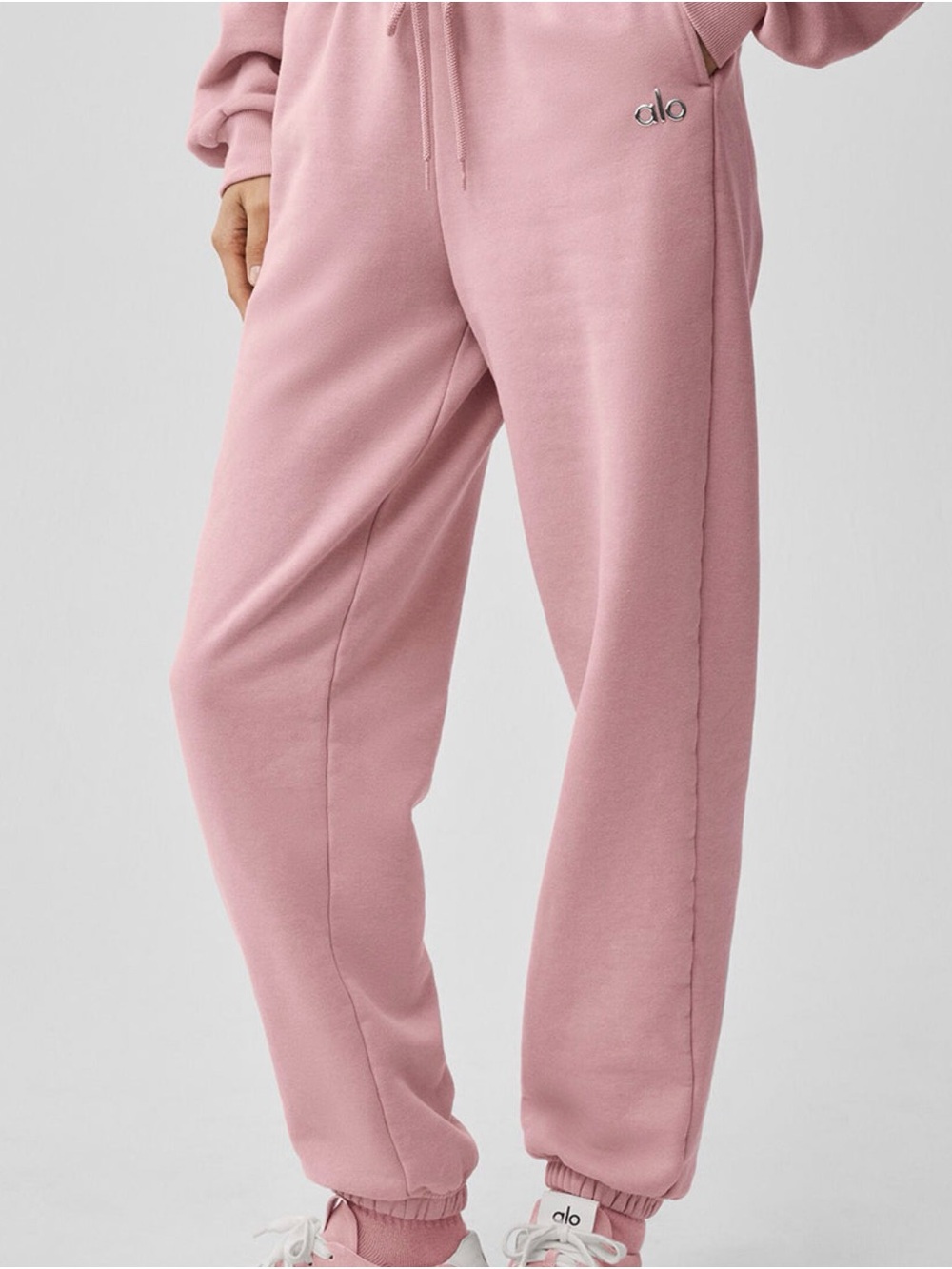 38. ALO accolade Joggers Sweatpants in Vintage pink - Picture 2 of 6